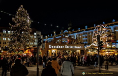 Dresden Striezelmarkt by night